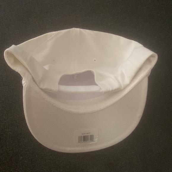 Never worn, white Decky Michelob Ultra PGA Tour 2021 SnapBack hat. - Picture 3 of 6